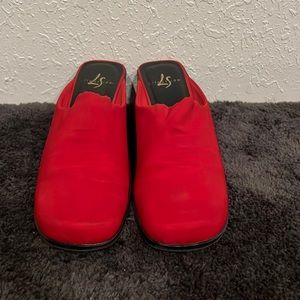 Comfy red LifeStride shoes